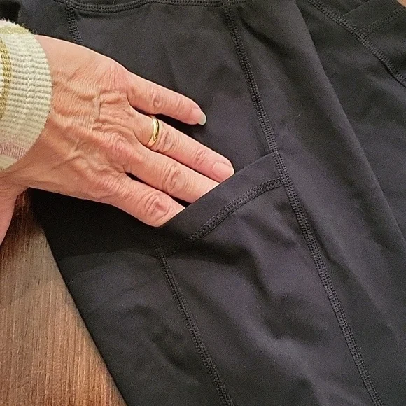 Quince Maturity Black High-Waisted Bike Shorts in Large - Picture 2 of 7